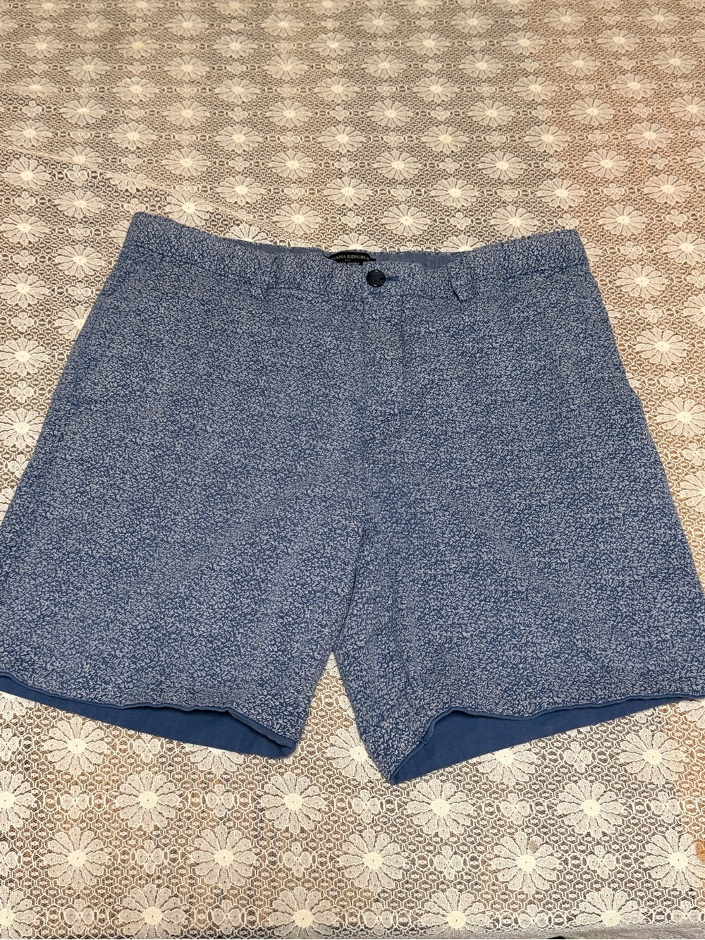 Banana Republic Men's Blue Microprint Flat-Front Shorts